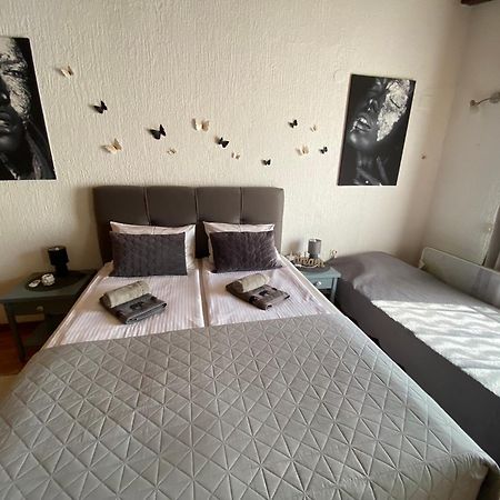 Lux Apartment Barbara Пореч Екстериор снимка